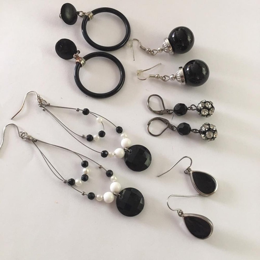 Lot Of 5 Costume Earrings Vintage Modern Pierced Dangle Black / Silver Tone